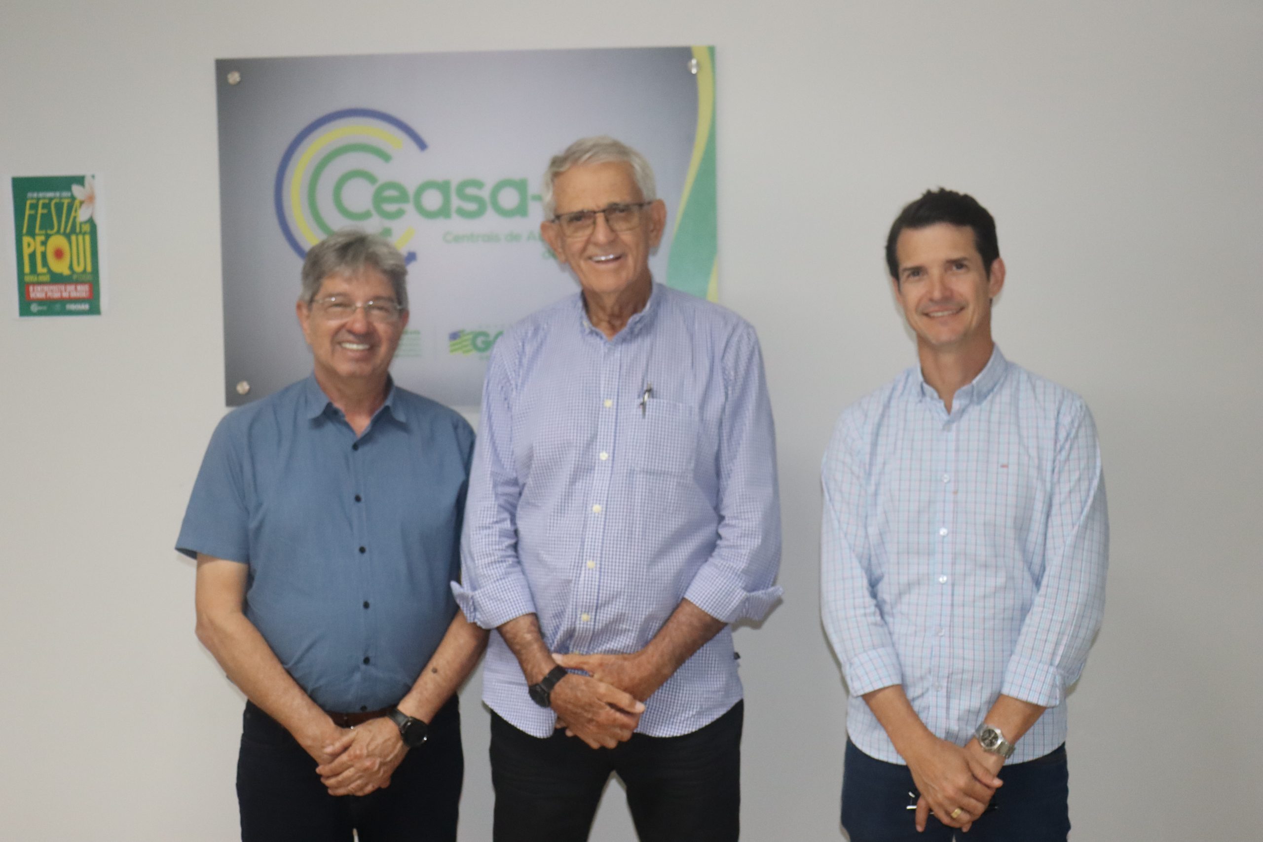 O secretário municipal de Agricultura, Paulo Martins, participa de reunião estratégica na CEASA-GO