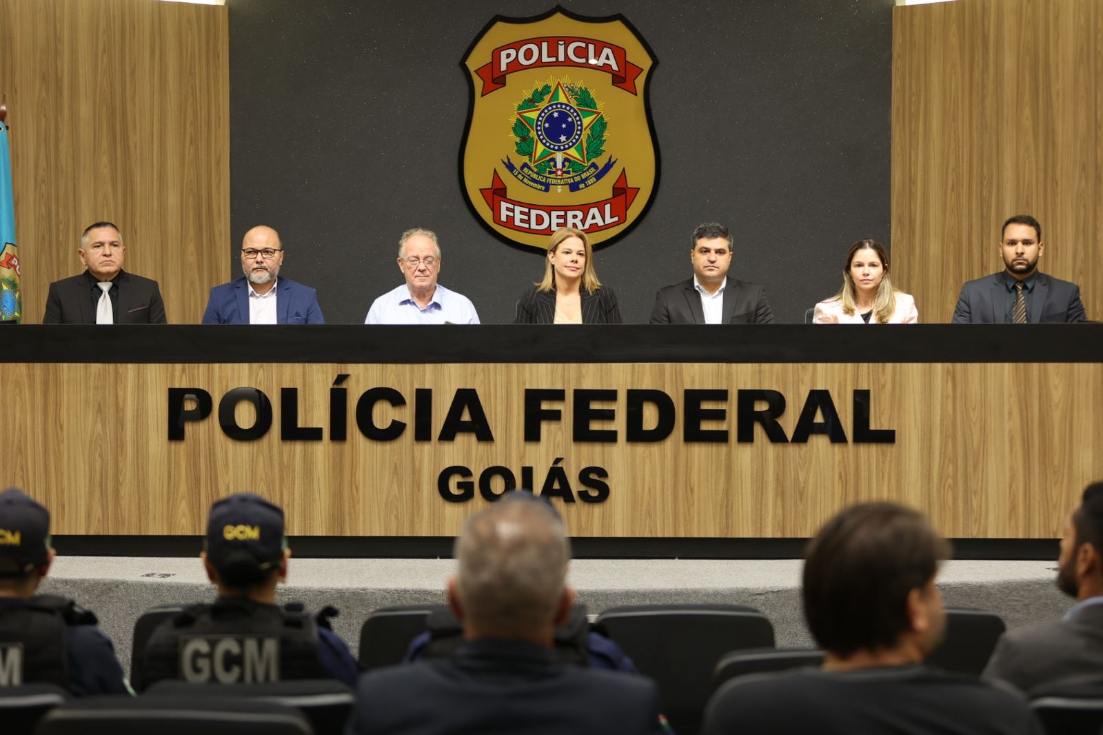 Prefeito participa de reunião para assinatura do acordo de cooperação técnica de renovação do porte da GCM