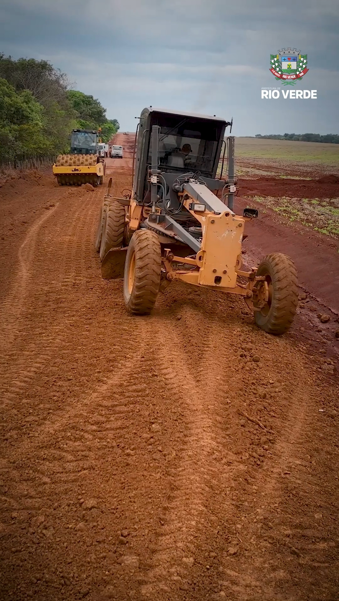 Prefeitura realiza recuperação de estrada vicinal na região do Rio Verdão