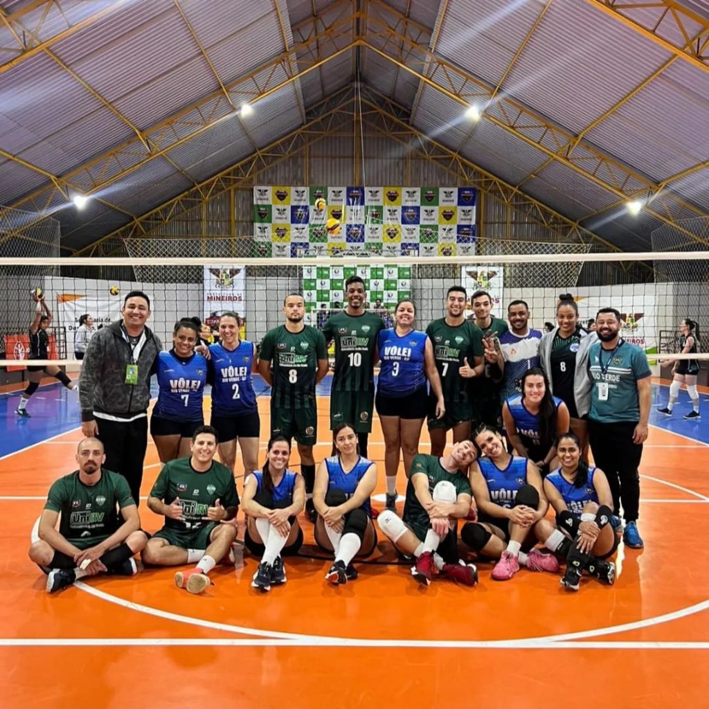 durante o jogo de vôlei as equipes etapa em 2 a 2 será disputado o quinto e  o último para saber qual 